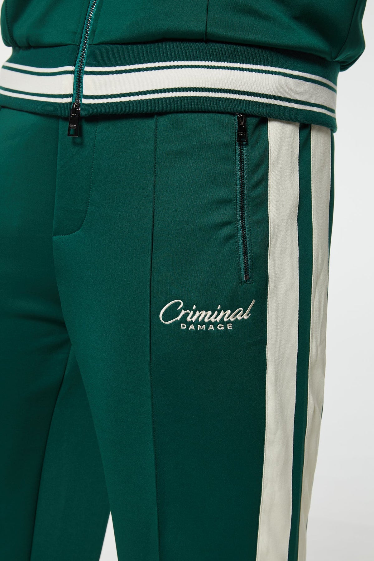 PIN TUCK TRACK TOP